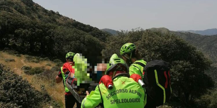 Arzachena: colta da malore in Punta Romazzino, salvata una donna