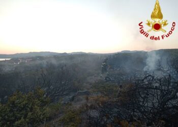 Sorso: incendio in località La Vozza, intervengano i vigili del fuoco
