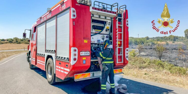 Ghilarza: incendio di vegetazione, sul posto i vigili del fuoco