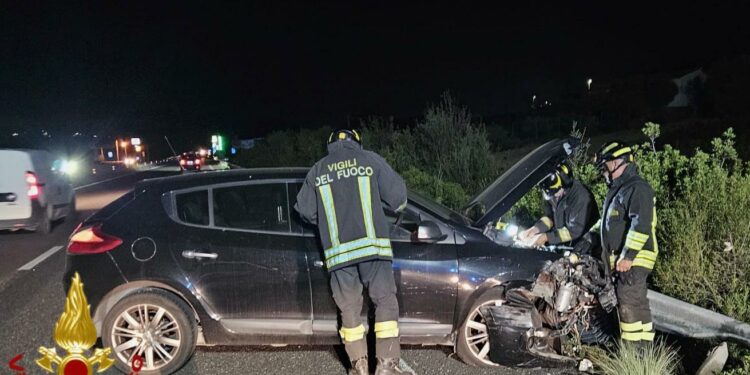Olbia: incidente stradale sulla 131 Dcn, intervengono i vigili del fuoco