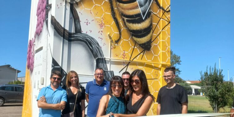 Uras: sulla cabina elettrica di E-Distribuzione la Street Art di Fabio Figus