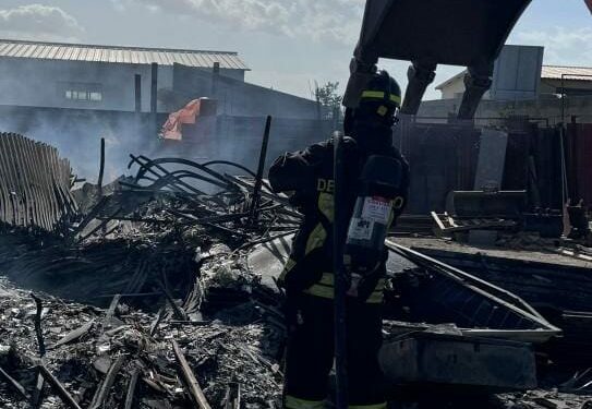 Circa 2.000 pannelli fotovoltaici stoccati in un terreno, pronti per esser installati, nell’agro di Tuili, sono stati distrutti da un incendio nel corso della notte