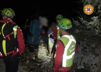 Baunei: si perdono lungo il sentiero che porta a Cala Luna, salvati due escursionisti austriaci