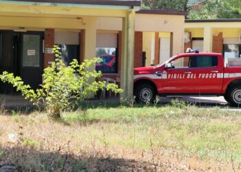 Macomer: crolla l’intradosso del solaio del locale refettorio di una casa di riposo, sul posto i vigili del fuoco