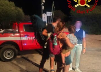 Si perde nei sentieri delle campagne adiacenti alla spiaggia di Romazzino, disavventura per una famiglia francese