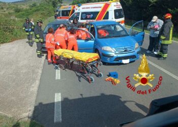 Alghero: incidente stradale a Scalamala, due persone in ospedale