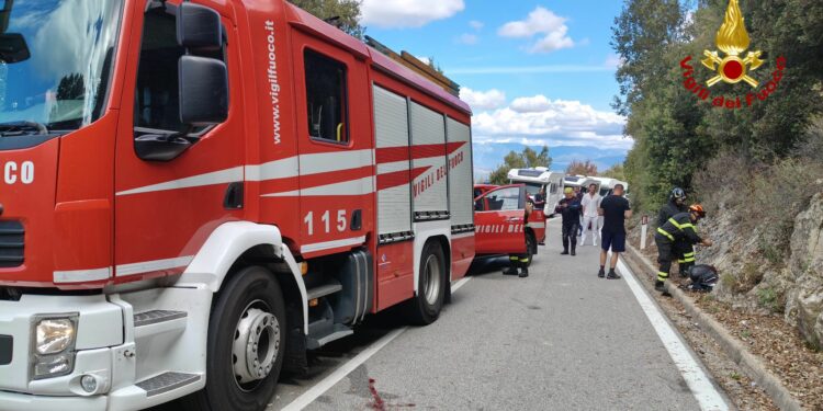 Incidente stradale sulla statale 125, una donna in codice rosso