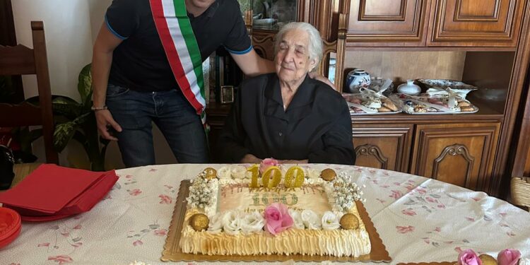 Bottidda: i cent’anni di zia Damiana Chessa e di zia Francesca Bissiri