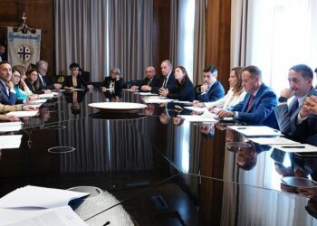 Si è svolto nella sede di rappresentanza della Regione, a Cagliari, l’incontro tra la Giunta e la delegazione dei senatori e deputati sardi