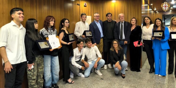 La sala conferenze stampa del Consiglio regionale è stata intitolata al giornalista Gianni Massa
