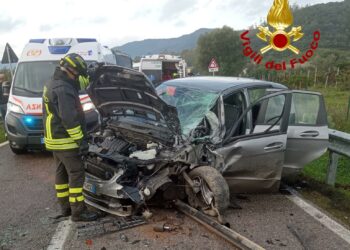 Jerzu: incidente stradale sulla vecchia statale 125, due persone in ospedale
