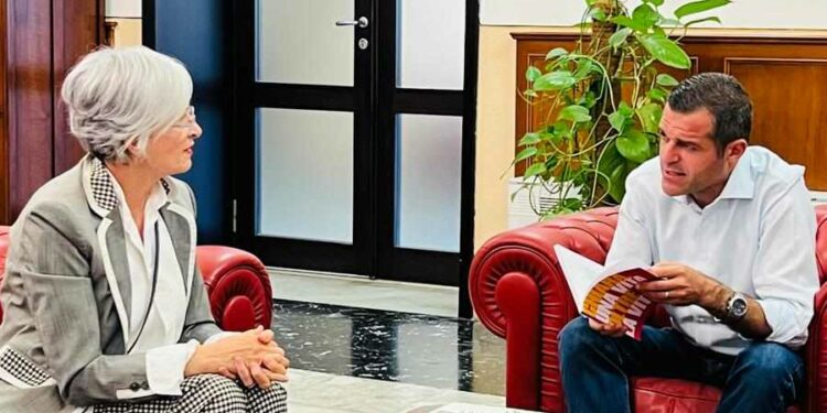 Alghero, l’appello della Garante per l’infanzia al sindaco Raimondo Cacciotto: «Subito la riapertura del punto nascita e il servizio di Pronto soccorso pediatrico H24»