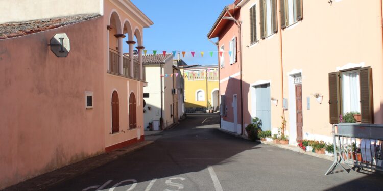 “Unu mastru, una ‘idda, unu ammentu. S’iscola chimbant’annos a oe”, Titino Bacciu incontra Ardara