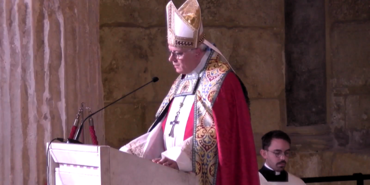 Con il canto dei vespri solenni, presso la Basilica di San Saturnino, sono entrati nel vivo i festeggiamenti in onore del Martire