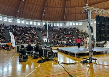 Grande partecipazione di studenti al Palazzetto dello sport di via delle Cernitrici, a Carbonia, per l’evento “No Dipendenze Vivi Libero…”!