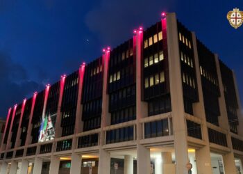 Tumori al seno: il Palazzo del Consiglio regionale da stasera colorato di rosa
