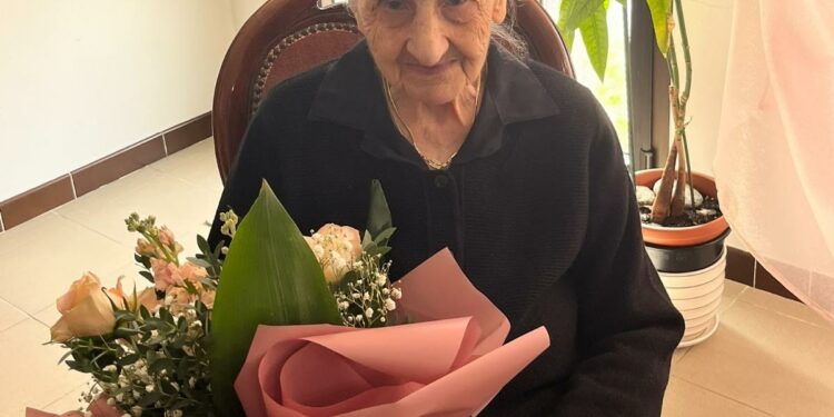 Silanus festeggia i 105 anni di zia Pietrina Niola