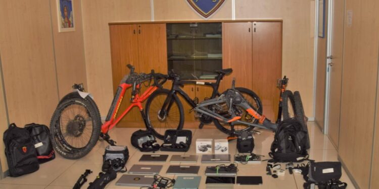 Furti a turisti in vacanza in Costa Smeralda e nel Nord della Sardegna, denunciato un uomo