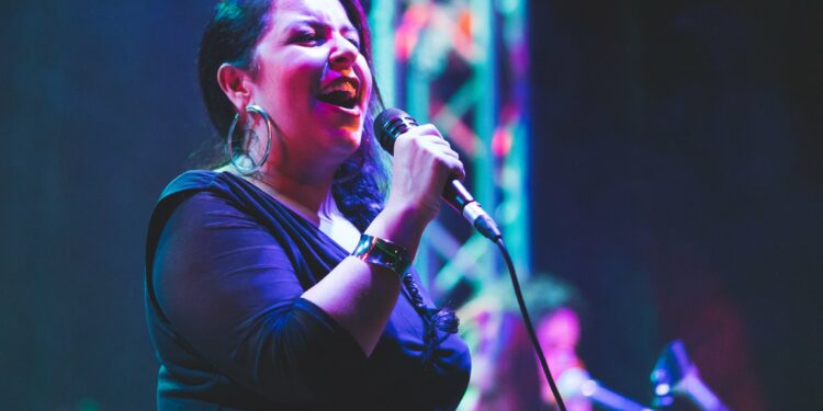 Omaggio a Mina per l’anteprima di “Teatro Senza Quartiere”