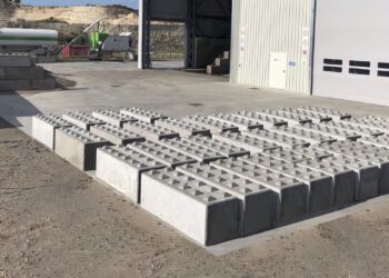 Dai rifiuti nascono “blocchi” per l’edilizia: ecco il progetto ECOLEGO