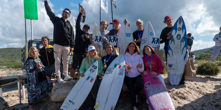 Victoria Backhaus e Lorenzo Cipolloni sono i nuovi campioni italiani di surf