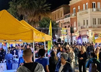 Un autentico bagno di folla ha accolto ieri a Oristano la serata “Carni alla brace in piazza”