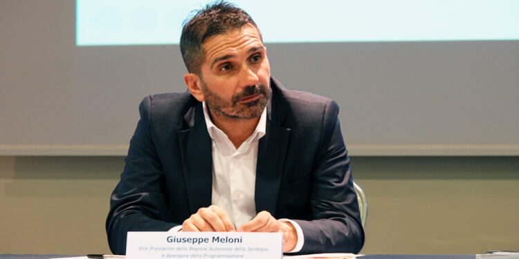 L’assessore del Bilancio Giuseppe Meloni ha presentato gli interventi più significativi inseriti nella variazione di bilancio approvata dalla Giunta Todde