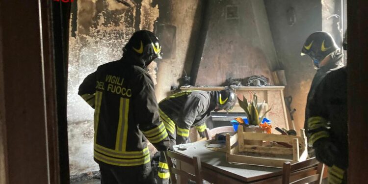 Dorgali: a fuoco un appartamento in via Firenze, salvata un’ottantenne