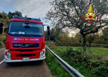 Incidente stradale tra San Leonardo e Macomer, intervengono i vigili del fuoco