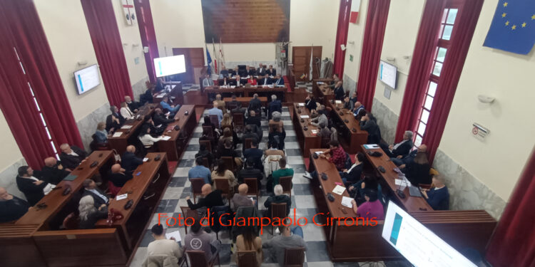 Ieri pomeriggio, a Carbonia, gli assessori regionali Meloni, Cani e Portas hanno presentato il bando territoriale di sostegno alle imprese da 6 milioni di euro