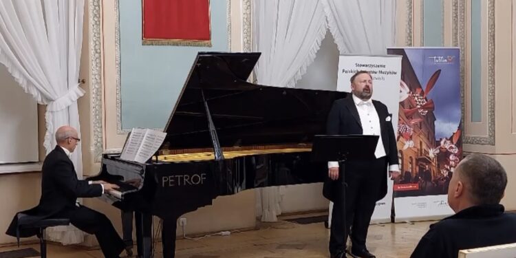 Il pianista sassarese Luca Virgilio in concerto a Lublino, insieme al tenore polacco Robert Mojsa