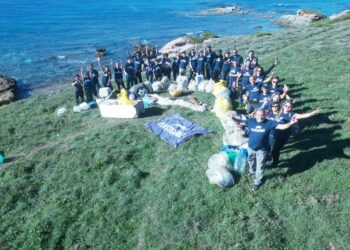 Stintino: oltre 600 chilogrammi di rifiuti raccolti nei pressi del Nuraghe Unia e in una cala del Mare di Fuori