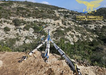 Il Corpo forestale ha smantellato una zipline installata abusivamente nella Sella del Diavolo