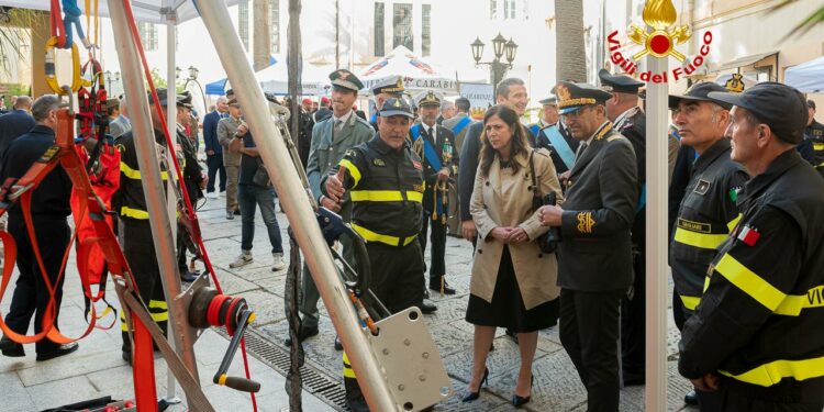 I vigili del fuoco del Comando di Cagliari hanno partecipato alla cerimonia del “Giorno dell’Unità Nazionale delle Forze Armate”