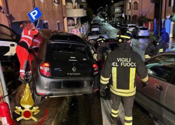 Olbia: incidente stradale in via Tre Venezia, sul posto i vigili del fuoco