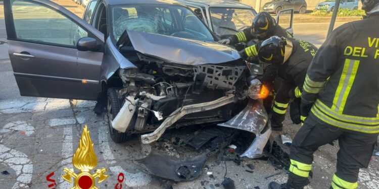 Sassari: incidente stradale a Sant’Orsola, intervengono i vigili del fuoco