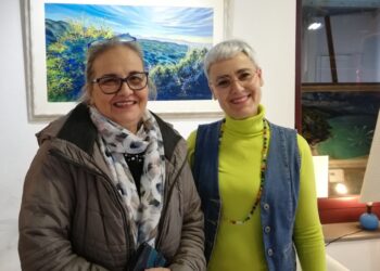 Mostra nuorese della pittrice e illustratrice Maria Patrizia Secchi con opere solari “En plein air” alla Galleria Picassart