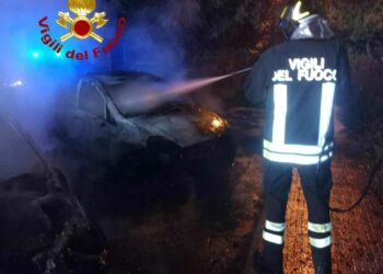 Nuoro e Siniscola: a fuoco 7 auto