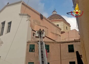 Dalla mezzanotte di oggi sono quasi 400 le chiamate alle Sale Operative dei Comandi dei vigili del fuoco, a far aumentare le richieste il maltempo