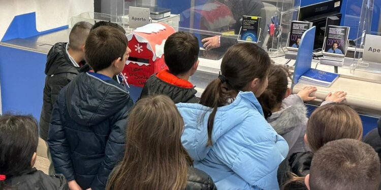 Poste italiane: da Escalaplano al Polo Nord, le lettere dei bamdini della Primaria indirizzate a Babbo Natale