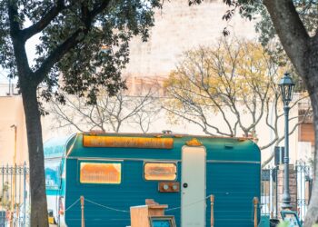 FestivAlguer 2024: lo spettacolo Officina Oceanografica Sentimentale chiude il festival internazionale di arti performative 