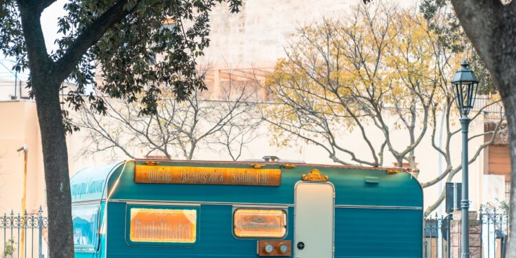 FestivAlguer 2024: lo spettacolo Officina Oceanografica Sentimentale chiude il festival internazionale di arti performative 