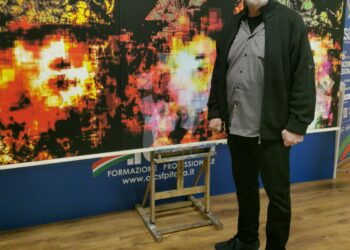 Inaugurata all’AiCS di Sassari la mostra “Ritratti riciclati” dell’artista sassarese Piermario Laddomata
