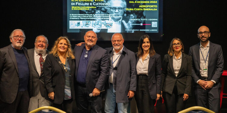 È stata inaugurata presso l’Artport Gallery e la Sala Arrivi dell’Aeroporto di Olbia la mostra fotografico-documentale “La dolce vita di Fellini e Catozzo: tra sogno, magia e realtà”
