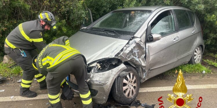 Sassari: incidente stradale in viale Papa Giovanni Paolo II