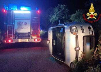 Incidente stradale a Caprera, sul posto i vigili del fuoco