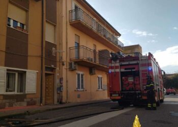 Bosa: incendio in un’abitazione in via Venezia