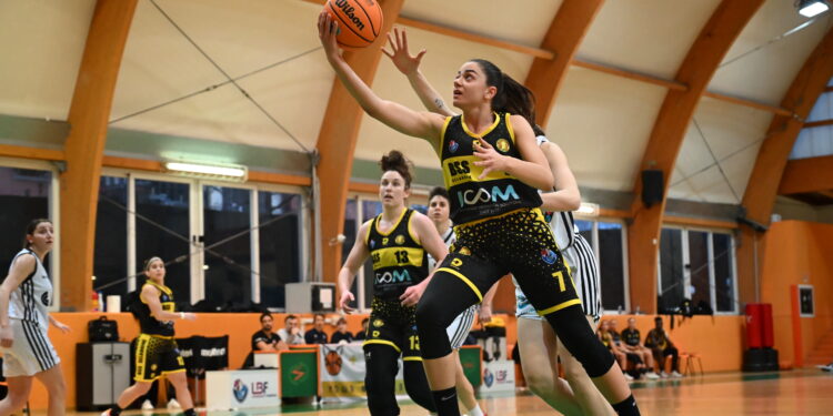 Nuova Icom ko a Torino