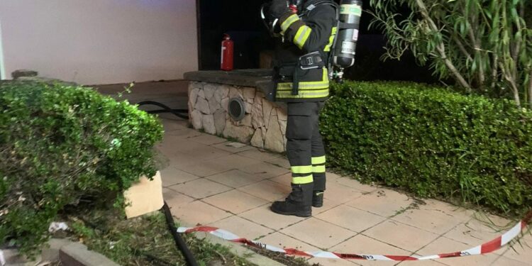 Valledoria: incendio nei locali sottostanti la chiesa del Cristo Re