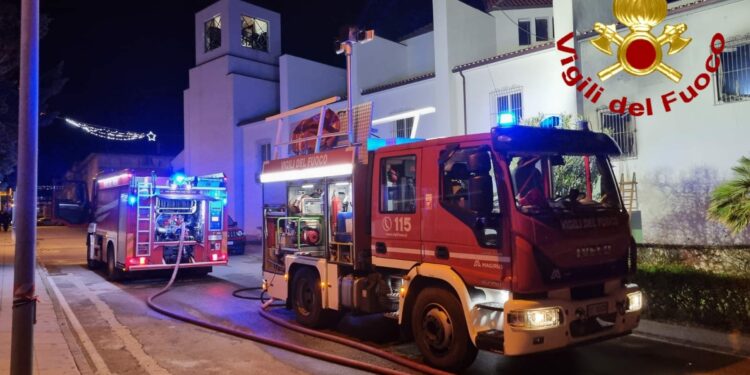 Valledoria: incendio nella sagrestia della chiesa di Cristo Re